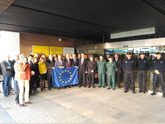 Moragues, Bonig, Giner, cónsules y asociaciones guardan un minuto de silencio