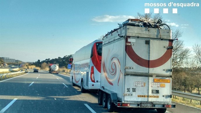 Denunciados dos conductores de autocar en La Jonquera