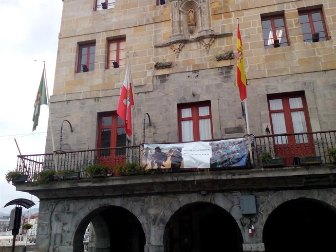 Pancarta en el Ayuntamiento