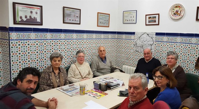 Visita del delegado de Servicios Sociales de Córdoba a un centro de mayores