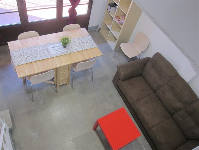 Interior de uno de los pisos para asiliados en la Casa Bloc de Barcelona