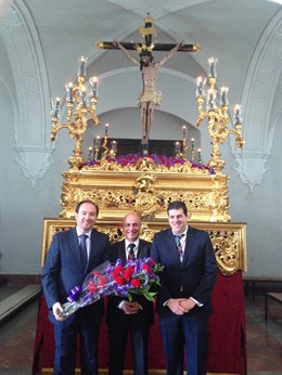 Ofrenda floral de Diputación a la Hermandad de los Judíos de Huelva