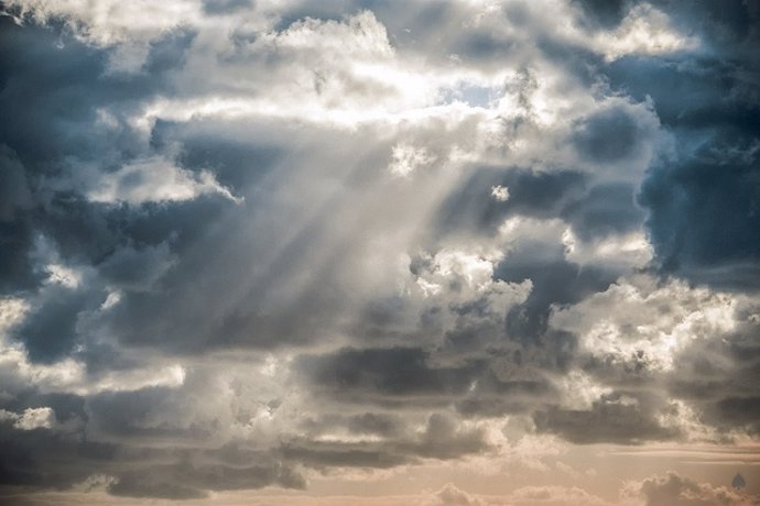 Cielo, nubes, rayo del sol, espiritualidad, religión