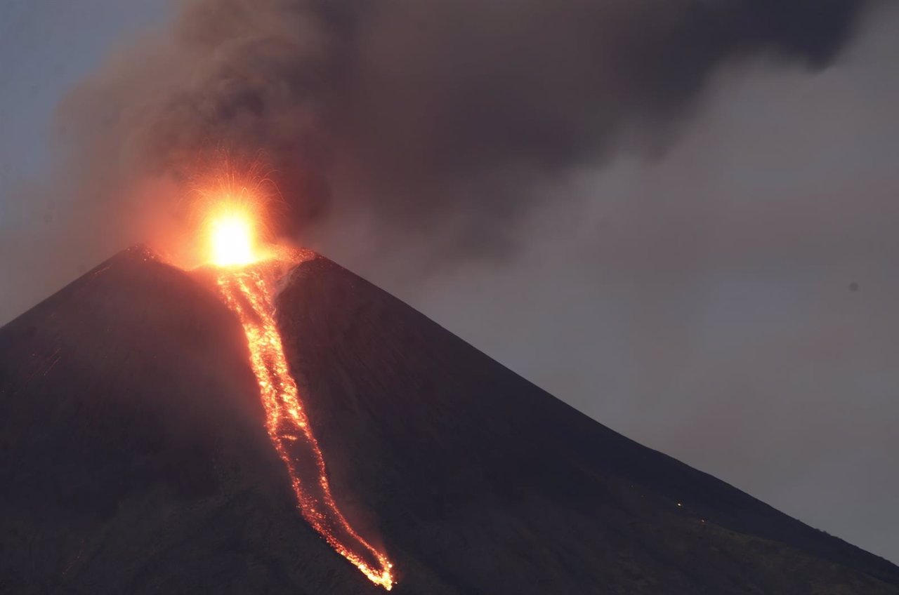 Volcán Momotombo en Nicaragua
