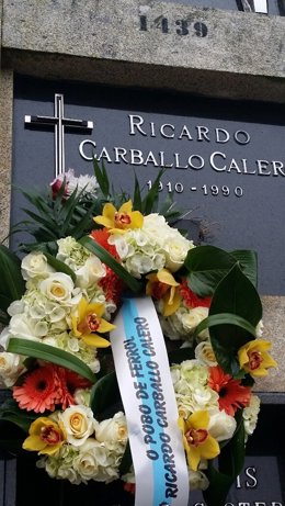 Ofrenda floral de Ferrol a Ricardo Carvalho Calero