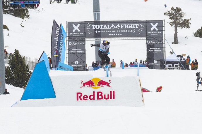 Grandvalira Total Fight de snowboard