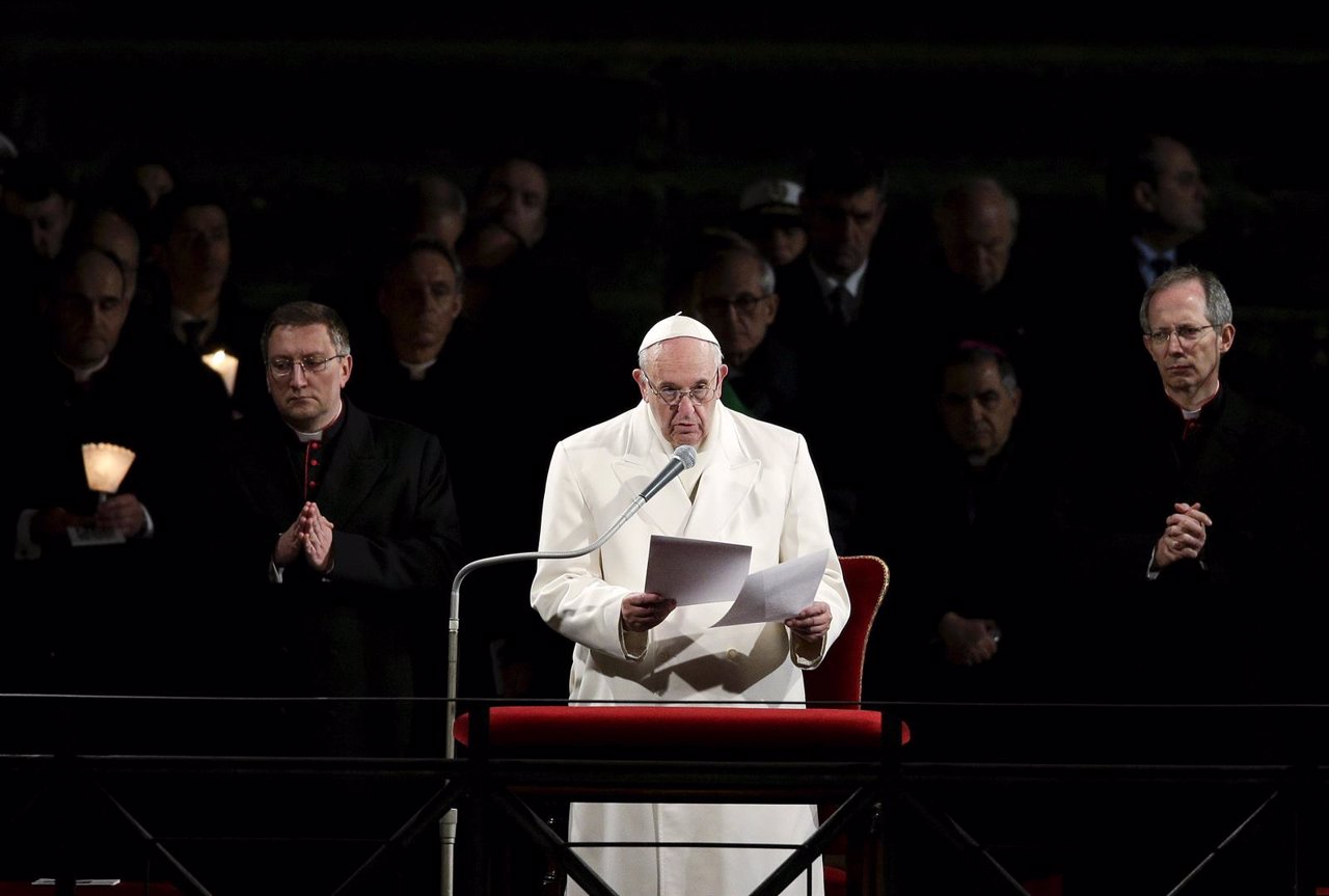 El Papa Francisco en su discurso en el Coliseo en el Vía Crucis del Viernes Sant
