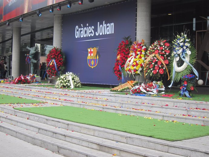 Homenaje a Johan Cruyff en el Camp Nou