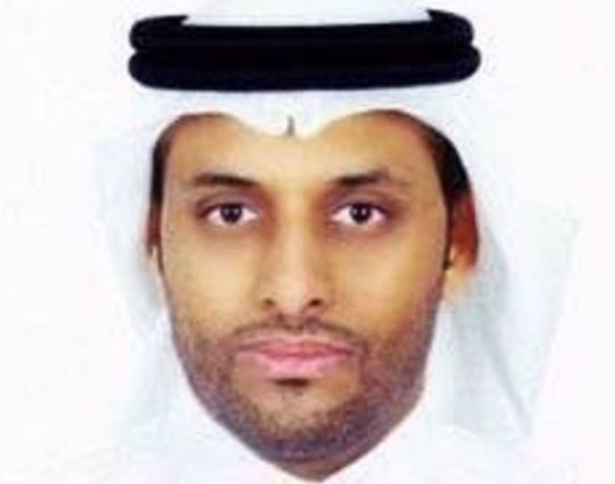 El periodista saudí, Alaa Brinyi, condenado a prisión por mensajes en Twitter
