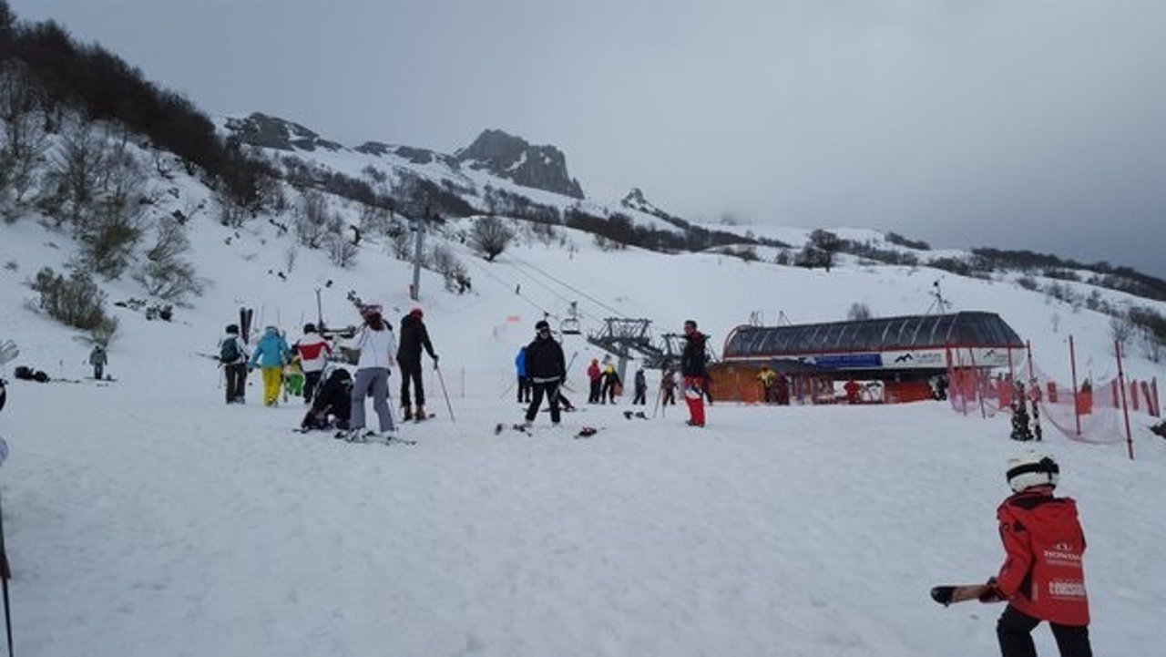 Esquiadores en Fuentes de Invierno. 