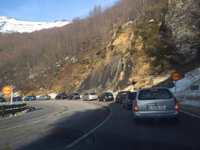 Retenciones en la N-630, carretera de Payares. 