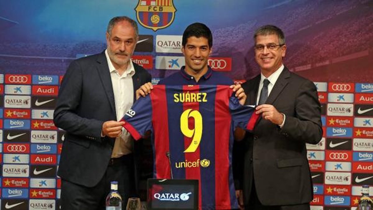 Presentación de Luis Suárez con Andoni Zubizarreta