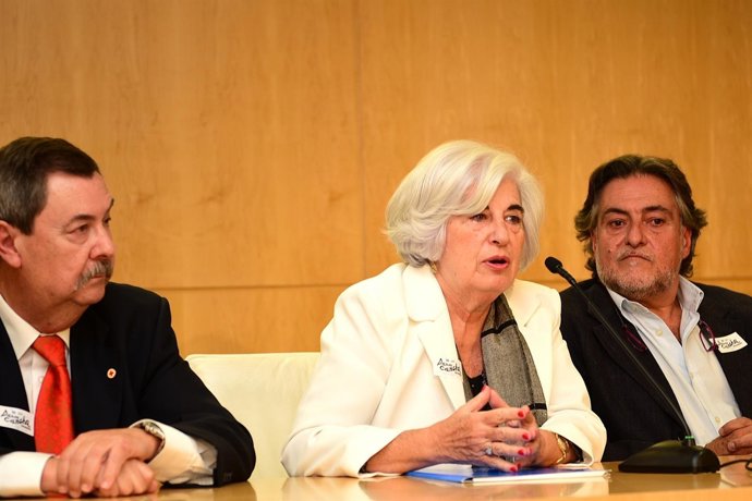Rueda de prensa , dando la cancha , Estudiantes y Baskonia 