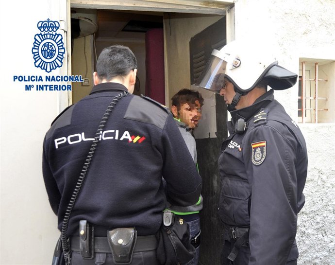 Nota De Prensa Policial: "La Policía Nacional Desmantela Tres Puntos De Venta De