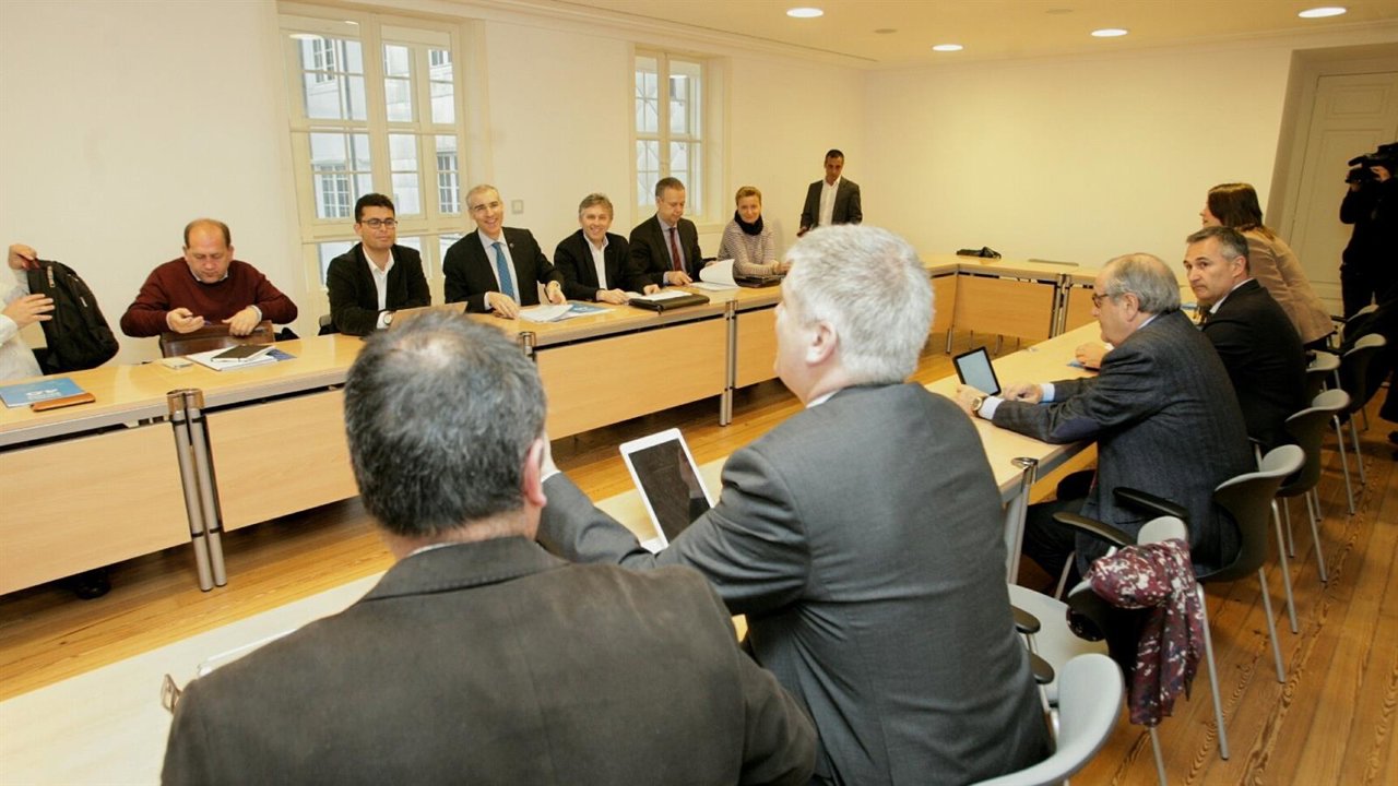 Reunión entre Conde e integrantes del Foro Económico de Galicia