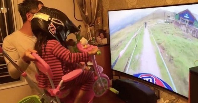 Muchos le llaman el padre del año por hacer esto por su hija