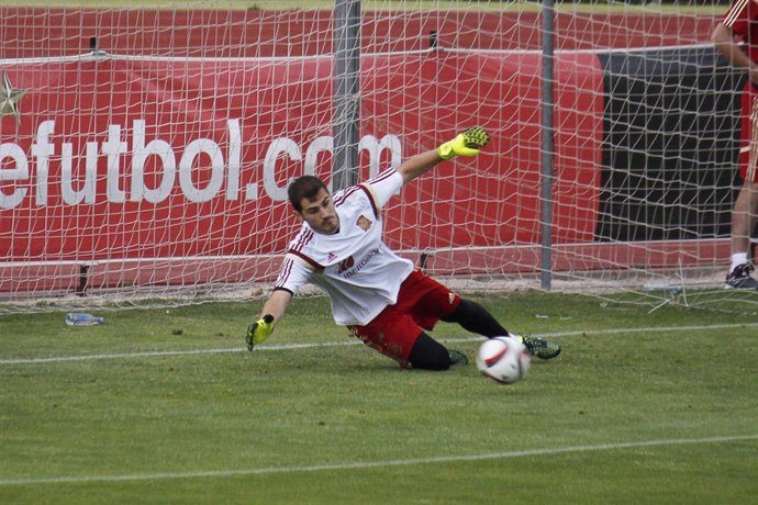 Casillas en el entrenamiento de la Selección Española de fútbol 