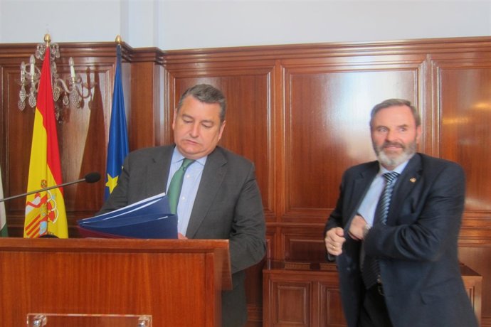 Antonio Sanz, junto a Juan Lillo.