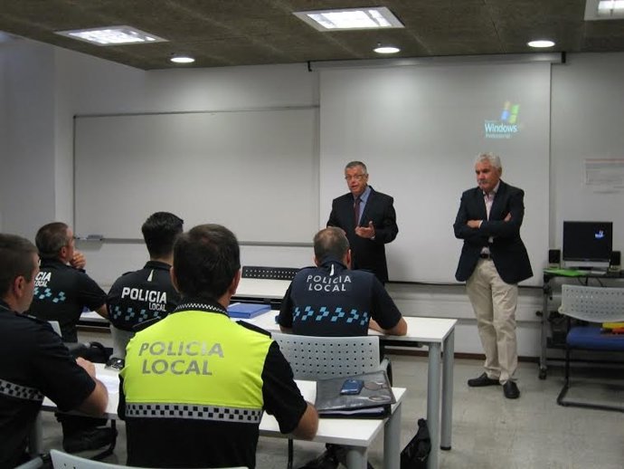 Curso para policías locales en la Escuela de Formación e Innovación.