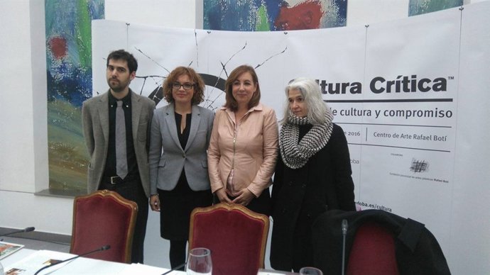 Ruz (izda.) y Becerra durante la inauguración de las jornadas de Cultura Crítica