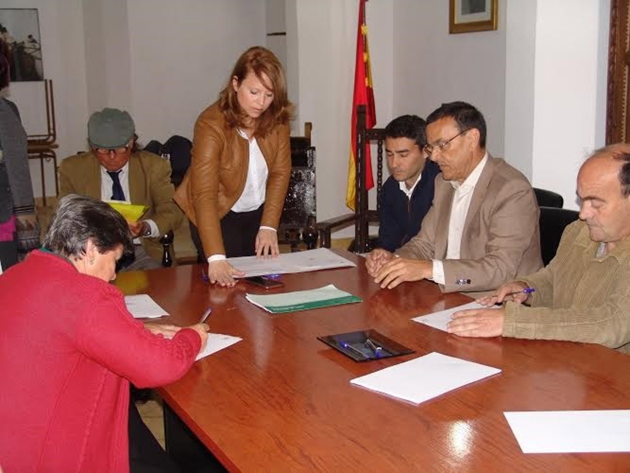 Entrega de ADN de los restos de la fosa de Encinasola (Huelva).