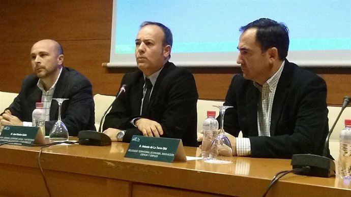 Inuaguración de la jornada sobre cooperativismo.