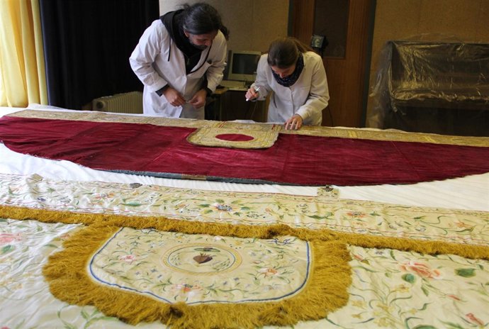 RESTAURACIÓN PIEZAS TEXTILES DE GRAN VALOR