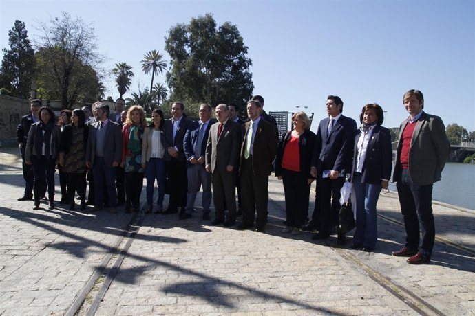 Foto de grupo de la visita.