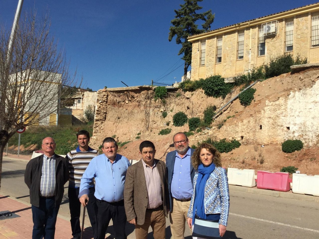 Reyes (3d) en la visita a Sorihuela de Guadalimar.