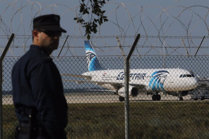 Egypt Air A320 secuestrado en Chipre