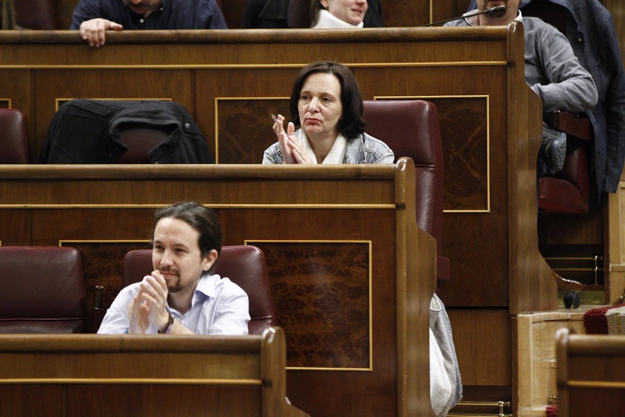 Pablo Iglesias y Carolina Bescansa en el Congreso