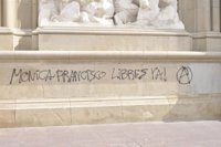 Unas pintadas  piden la libertad de los que colocaron la bomba en El Pilar
