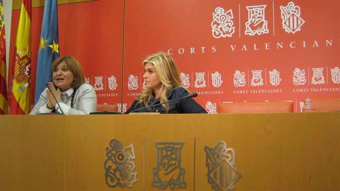 Bonig a la izquierda en rueda de prensa