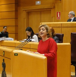 La senadora del PP Rosa Vindel en el Pleno de la Cámara Alta
