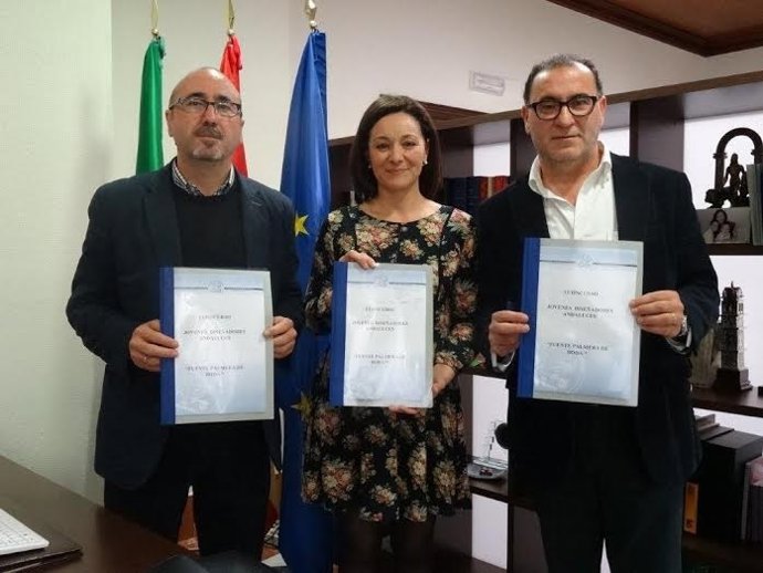 Crespín durante el encuentro mantenido con González (dcha.) y Romero