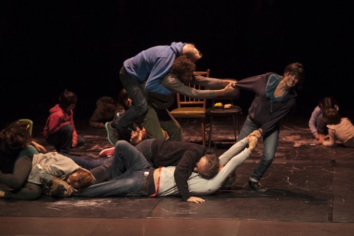 Las Naves convoca becas de residencia artísticas