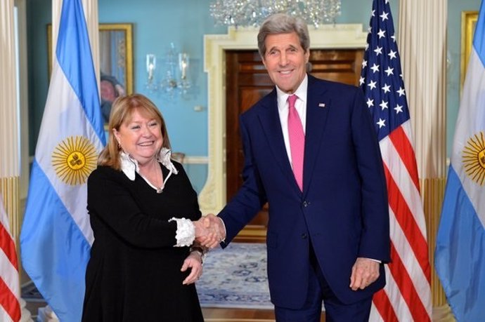 Kerry recibe a la ministra de Exteriores argentina, Susana Malcorra