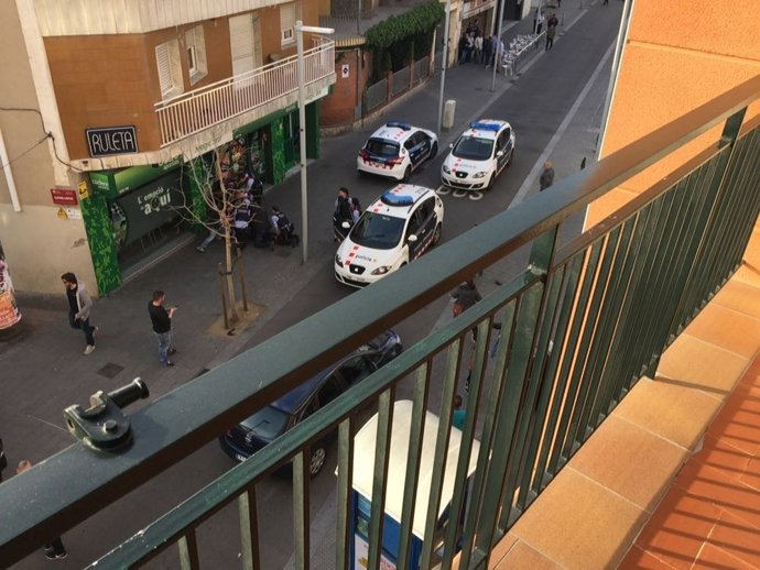 Disparan a una agente de los Mossos d'Esquadra en Santa Coloma de Gramenet