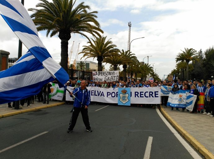 Concentración en apoyo al Recreativo de Huelva
