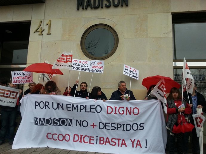 Concentración ante las puertas de Madison