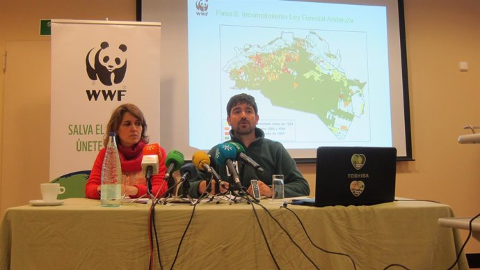 La responsable de Aguas y Agricultura de WWF, Eva Hernández, Felipe Fuentelsaz.