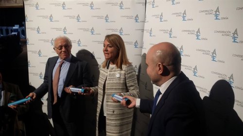 José Luis Bruned, Susana Camarero y Luis Cayo Pérez, en el Día del autismo