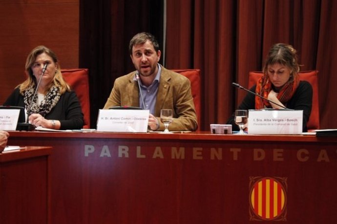 El conseller Toni Comín en la comisión de Salud del Parlament