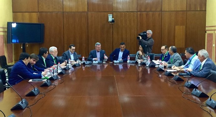 Reunión de PSOE-A y C's con organizaciones agrarias