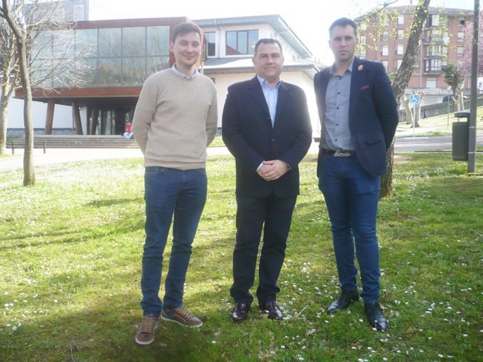 Miembros del grupo de trabajo del partido en el municipio