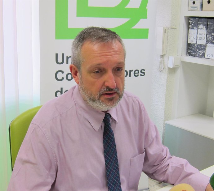 El presidente de la Unión de Consumidores de Aragón, José Ángel Oliván