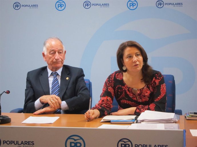 Gabriel Amat y Carmen Crespo (PP)