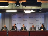 El Gobierno recalca al ELN que el diálogo se mantendrá "en medio del conflicto"