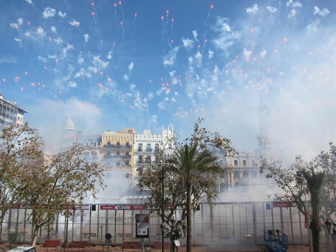 Mascletá en las Fallas de Valencia