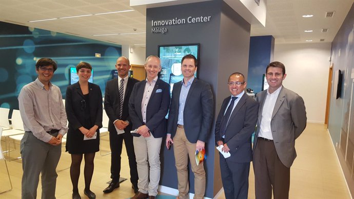 Np Empresarios Noruegos Visitan El Innovation Center Smart City De Telefónica En